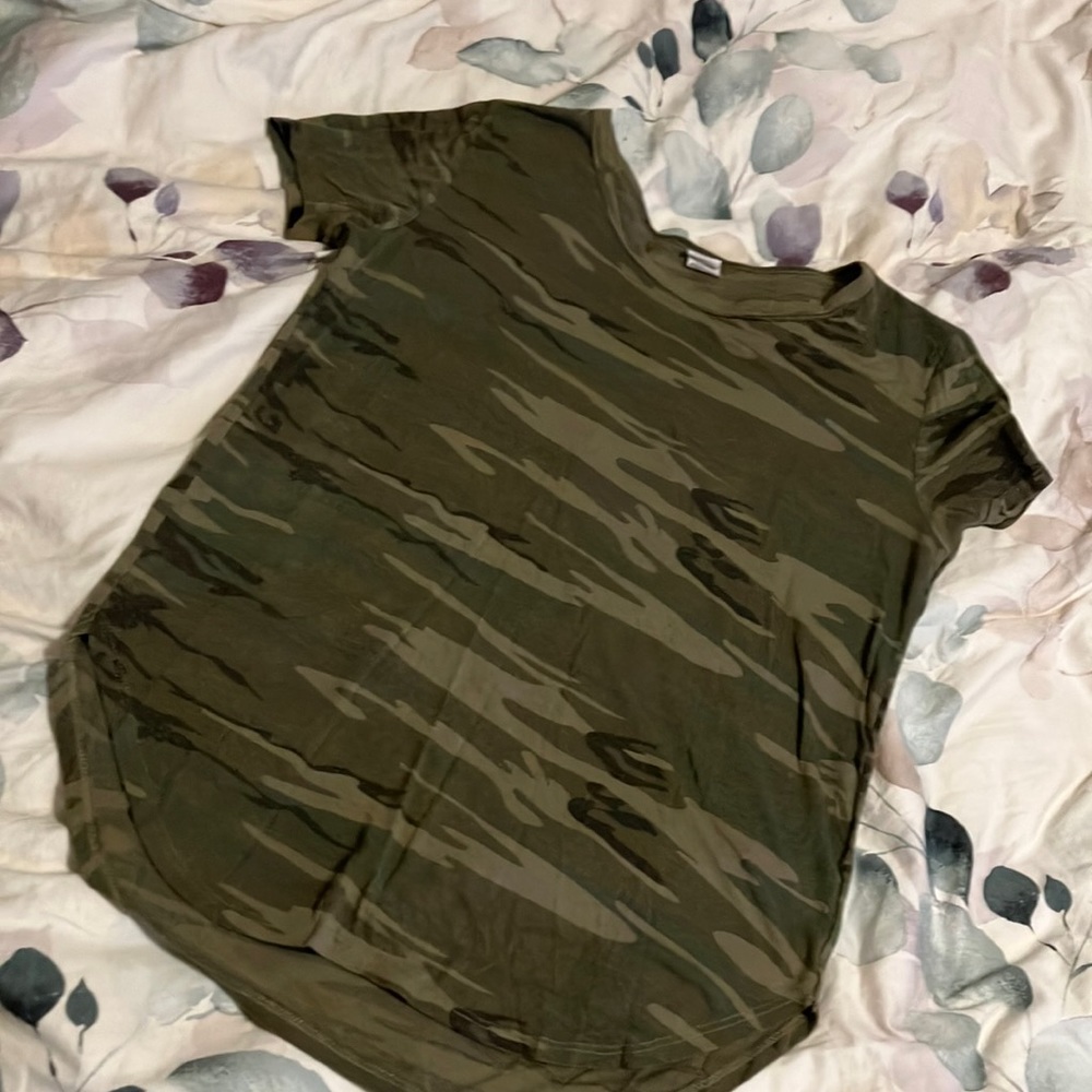 Size medium army green camo
